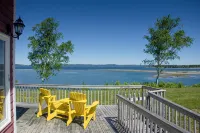 Victorian ocean front cottage on the shores of the highest tides in the world. - 3-Star