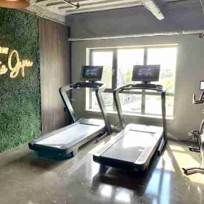 Luxury 2 Bedroom Furnished Apartment in Heart of Quincy Fitness & Recreational Facilities