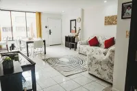 3-bedroom apartment. 10min away from CathedralTranvia stops in front of it.