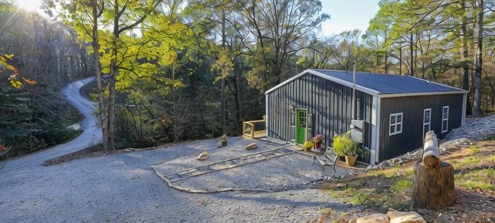 Grace Point Cottage Hotels in Saline County