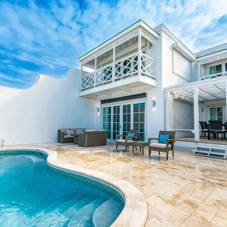 Oceanfront 3BR luxury Villa - Private Pool, Gate Community, no Car needed