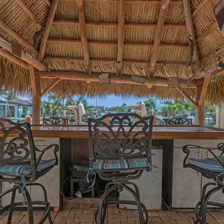 Luxury Water Front, Heated Pool & Jacuzzi, 5br