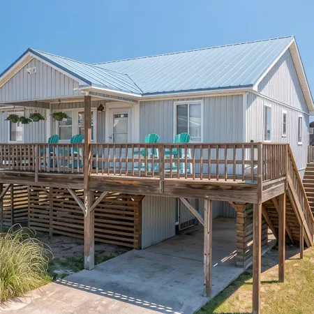 Modern Beach Cottage! Short Walk to the Beach!!