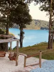 Eureka Springs, AR. Cozy log cabin studio, sleeps 2-4.Lake view- 15 min to town - Hytter
