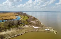 Private LakeFront Fishing Sanctuary on 22 Acres - Homestays