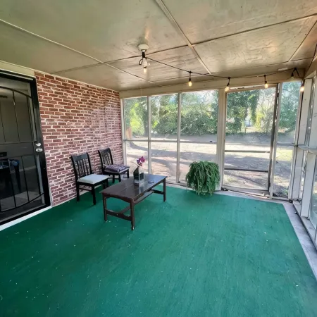 Demure 3-bedroom bungalow in Atlanta. 7 minutes from Mercedes-Benz Stadium