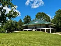 Accessible Lake and Farm Retreat w/Fresh Eggs, Nature Trails, and Gameroom Hotels in Ozark County