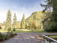 Mt Hood Escape, 3 Bedroom, 2 Bath, Plus Loft, Sleeps 10, Hot Tub ウェルチズのホテル