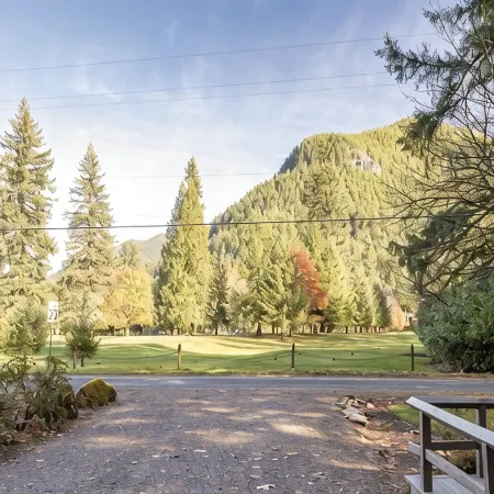 Mt Hood Escape, 3 Bedroom, 2 Bath, Plus Loft, Sleeps 10, Hot Tub