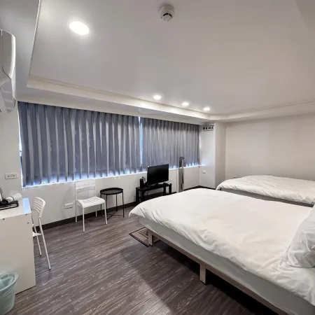 Kings Hotel Отели рядом с достопримечательностью «Железнодорожная станция Илан»