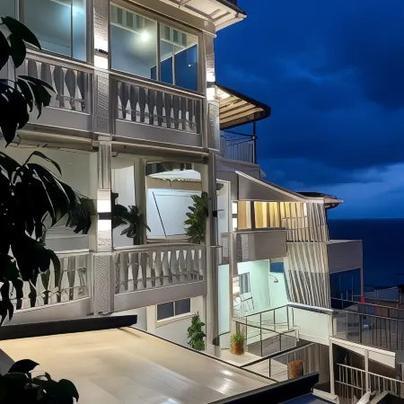 Qeparo Napolon Complex