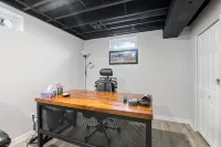 Cozy LeClaire Townhome within walking distance to downtown! - Wifi