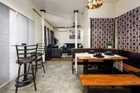 10 Seat Home Theater. Office. Step-Free Entry. Seniors Welcomed. Pet Friendly! - Boutique