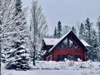 Mountainside Log Cabin on Caribou Lake - 4-Star