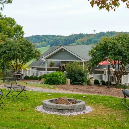 Mountain Veiws, Hot Tub,Treehouse,Gameroom, Child Playroom, Pet Friendly