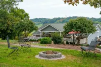 Mountain Veiws, Hot Tub,Treehouse,Gameroom, Child Playroom, Pet Friendly - balcon