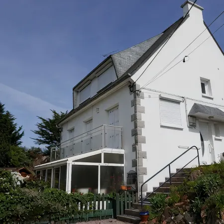 Apt. near beaches and golf course in quiet residential area close to shops