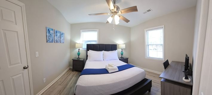 3bdr 2ba home Goose Creek - Close to Charleston Attractions with Large Yard Hotele w: Berkeley County