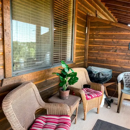 Gorgeous 2BR/2BA with Stunning Views and Great Location