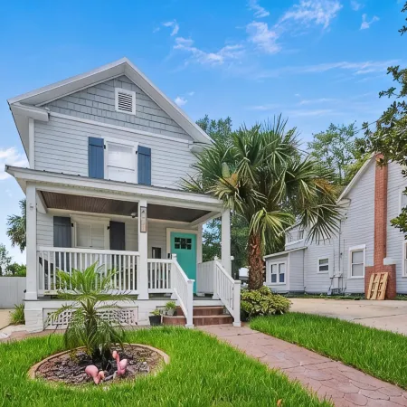 Walkable to Downtown DeLand & Stetson University - Beach 30-45 Minute Drive