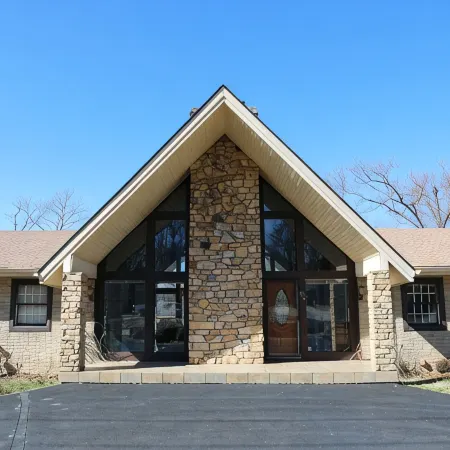 Spacious 5-Bedroom Home on Lake Cumberland!