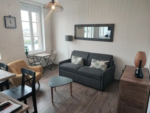 Elegant Studio, facing marina and harbour