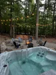 Family Lodge with Hot Tub, AC, Minutes to Lake Placid and Hiking, Pet Friendly