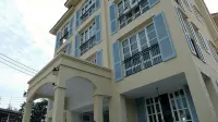 โรงแรมเดอ พาสเทล - สระว่ายน้ำบนดาดฟ้า