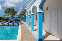 Luxury oceanfront villa, full AC private pool, direct ocean access, great diving - Villas
