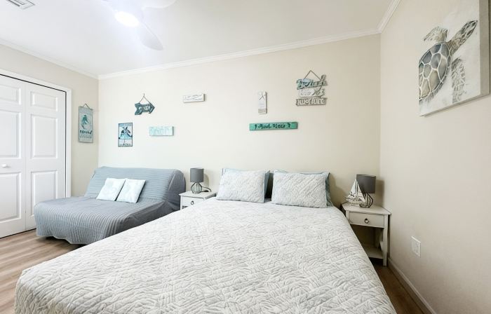 Private Suite · Patio · BBQ · GYM · Beach: 5 Miles