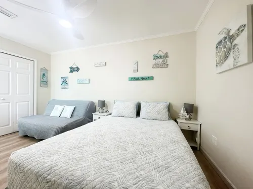 Private Suite · Patio · BBQ · GYM · Beach: 5 Miles