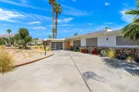 Luxury 3Bed 3Bath El Paseo Golf Course Pool Home!  Book Now! - مسبح خاص