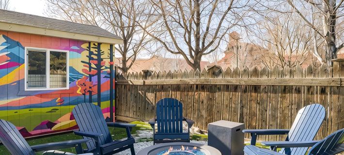 ARCADE - FIRE PIT - HOT TUB - BACKYARD GAMES - OLDE TOWN HISTORIC DISTRICT Hotele w: Arvada