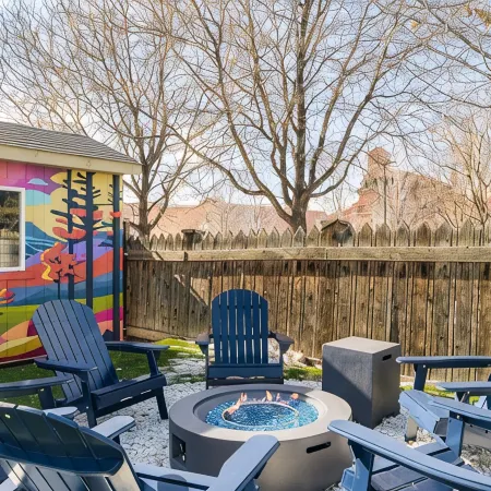 ARCADE - FIRE PIT - HOT TUB - BACKYARD GAMES - OLDE TOWN HISTORIC DISTRICT