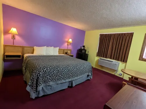 Great Plains Budget Inn - Motels