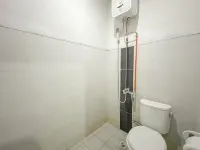 RedDoorz near Siloam Hospital Mataram