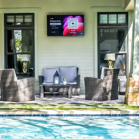 Luxury Austin Retreat, Heated Pool, Hot Tub & Sleeps 15