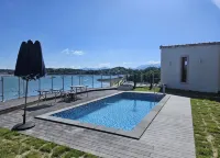 Sacheon Sea Garden Pension - مسبح