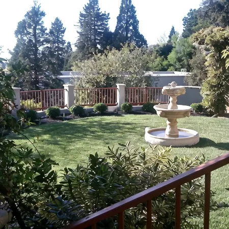 Quiet, Elegant Apartment with Beautiful Views of Terraced Garden