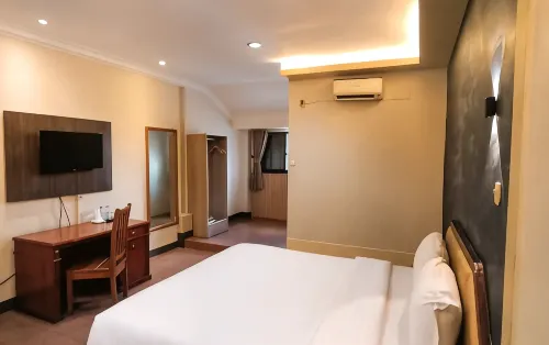 Hotel Queen Pontianak - 2-Star