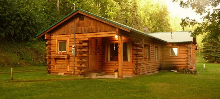 Alaskan Homestead Cabin Featured on Discovery & History Channel Hotels in Анкорідж