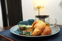 The Atrium Hotel - breakfast