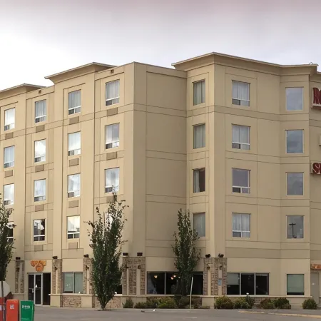 Rosslyn Inn & Suites