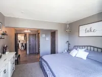 Charming Lake House within Walking Distance from Lake - 4-Star