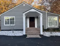 2 bedroom home in the heart of Paducah - Kitchens