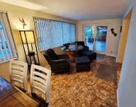 Family friendly 3bed, 2bath house with WiFi, AC, Pool. 6mi-beach, 13mi-airport - Pool