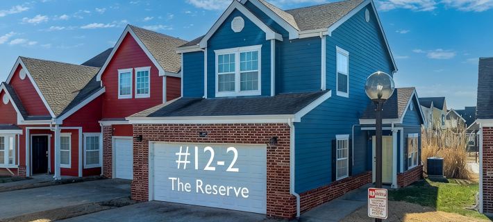 Monkey Island Getaway - Cozy 2BR Condo w/ Pool & Lake access Hotels in Delaware County
