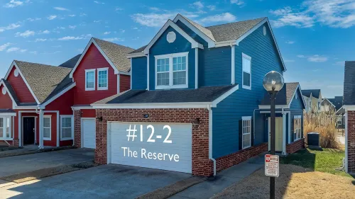 Monkey Island Getaway - Cozy 2BR Condo w/ Pool & Lake access - Pools