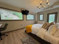 Idaho Pine Condo at Schweitzer Ski Resort, 2 bedroom, 1 bath, high-end finishes.
