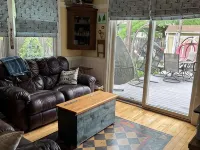 3-bedroom house in charming Colonial Beach with AC, WiFi Hotels in Colonial Beach